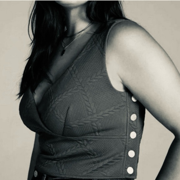 Maeve Tops - Great used condition Anthropologie Maeve crop top. Sz xl